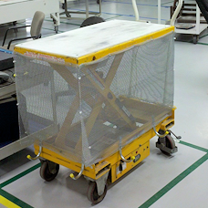 portable lift table with safety guards